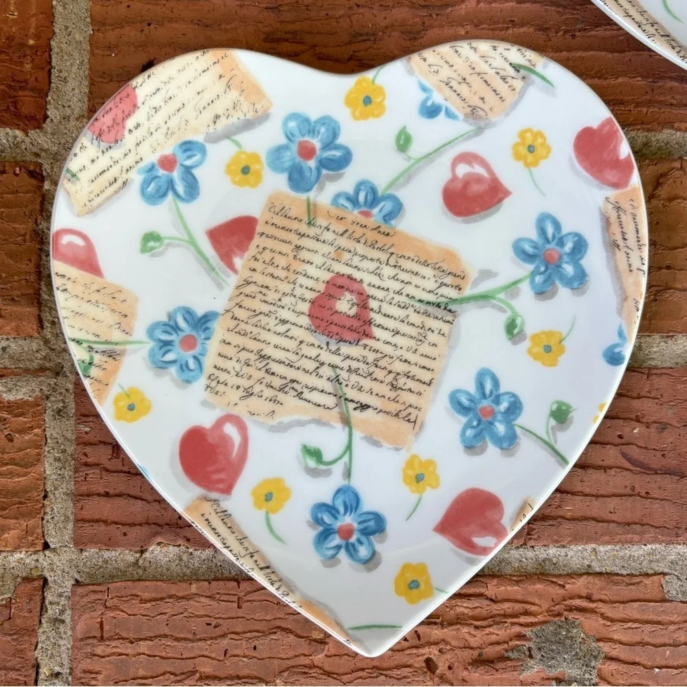 Set Of 3 Williams Sonoma Love Letters Heart Shaped Plates & Cocktail Napkins